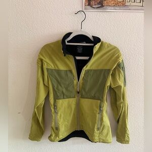 Arc’teryx Women’s Softshell Jacket – XS Olive Green Outdoor Layer